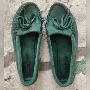Minnetonka Women's Pine Green Kilty Moccasins Size 6